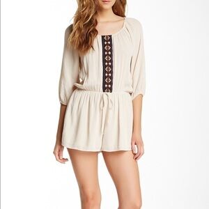 BLU Pepper Francesca’s Collection Aztec Romper off white shorts size small